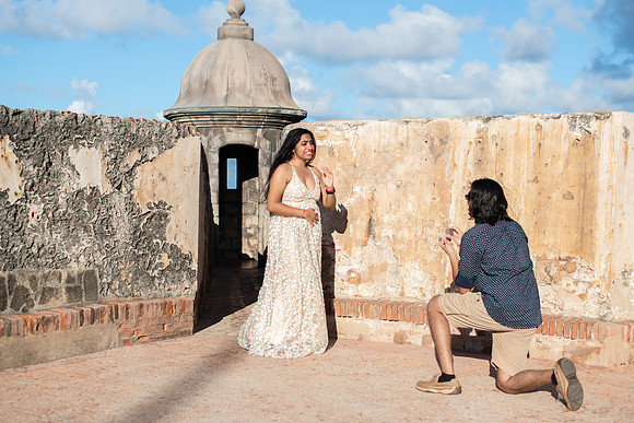 Surprise Engagement inside el Morro