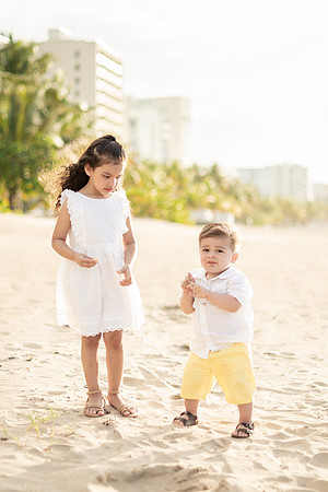 Family Session in Courtyard Marriott San Juan