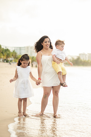 Family Session in Courtyard Marriott San Juan
