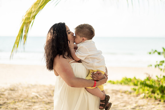 Family Session in Courtyard Marriott San Juan