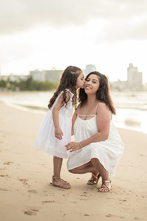 Family Session in Courtyard Marriott San Juan