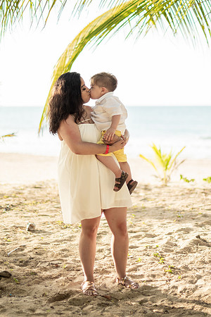 Family Session in Courtyard Marriott San Juan