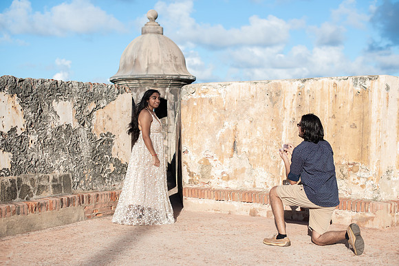 Surprise Engagement inside el Morro