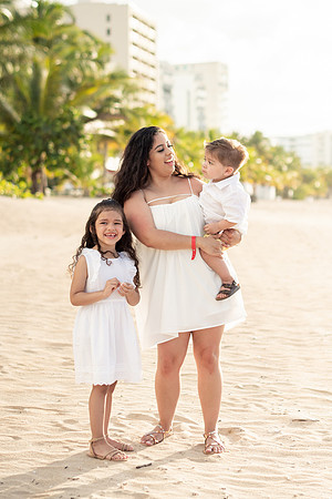 Family Session in Courtyard Marriott San Juan