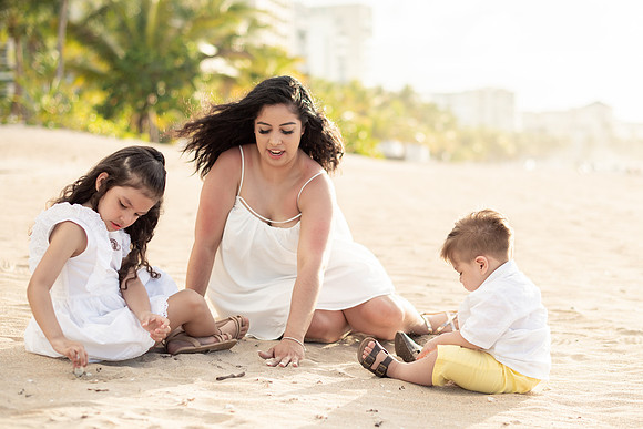 Family Session in Courtyard Marriott San Juan