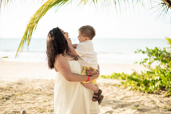 Family Session in Courtyard Marriott San Juan