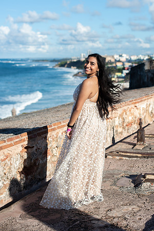 Surprise Engagement inside el Morro