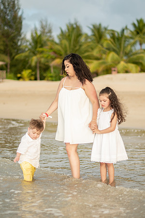 Family Session in Courtyard Marriott San Juan
