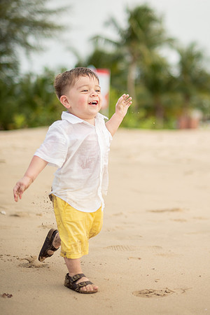 Family Session in Courtyard Marriott San Juan