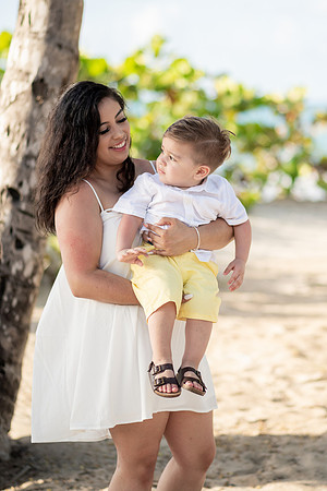 Family Session in Courtyard Marriott San Juan