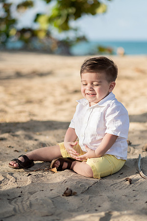 Family Session in Courtyard Marriott San Juan