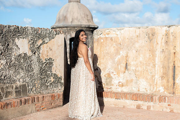 Surprise Engagement inside el Morro