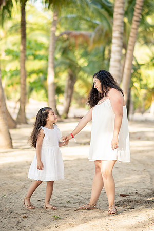 Family Session in Courtyard Marriott San Juan
