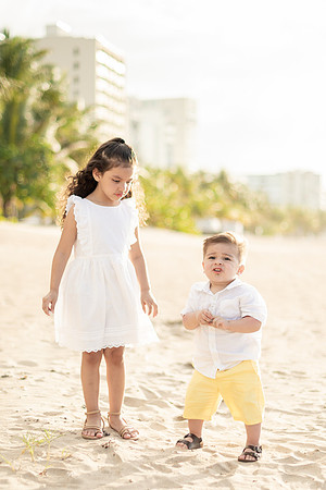 Family Session in Courtyard Marriott San Juan