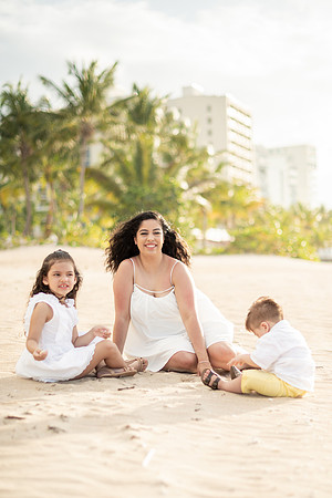 Family Session in Courtyard Marriott San Juan