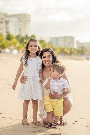 Family Session in Courtyard Marriott San Juan