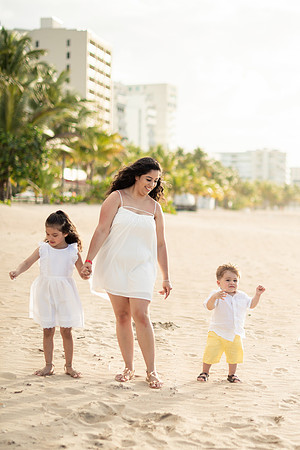 Family Session in Courtyard Marriott San Juan