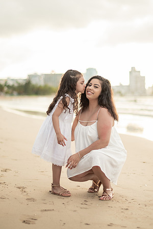 Family Session in Courtyard Marriott San Juan