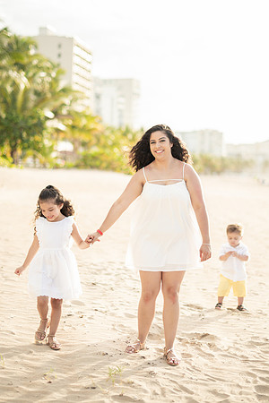 Family Session in Courtyard Marriott San Juan